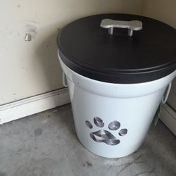 5 Gallon Pet Food Container