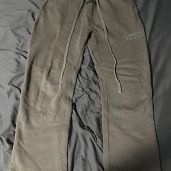 Essentials pants Size Small Men 