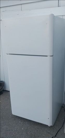 REFRIGERATOR KENMORE