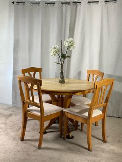 Charming Kitchen Dining Table & 4 Chairs PERFECT STARTER SET!