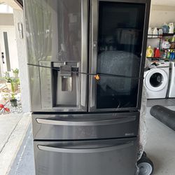 LG Side By Side Refrigerator Very Good Condition 