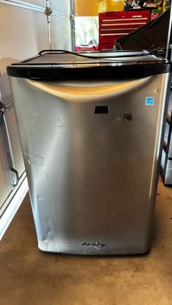 Mini fridge, medium size