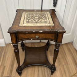 Decorative accent table