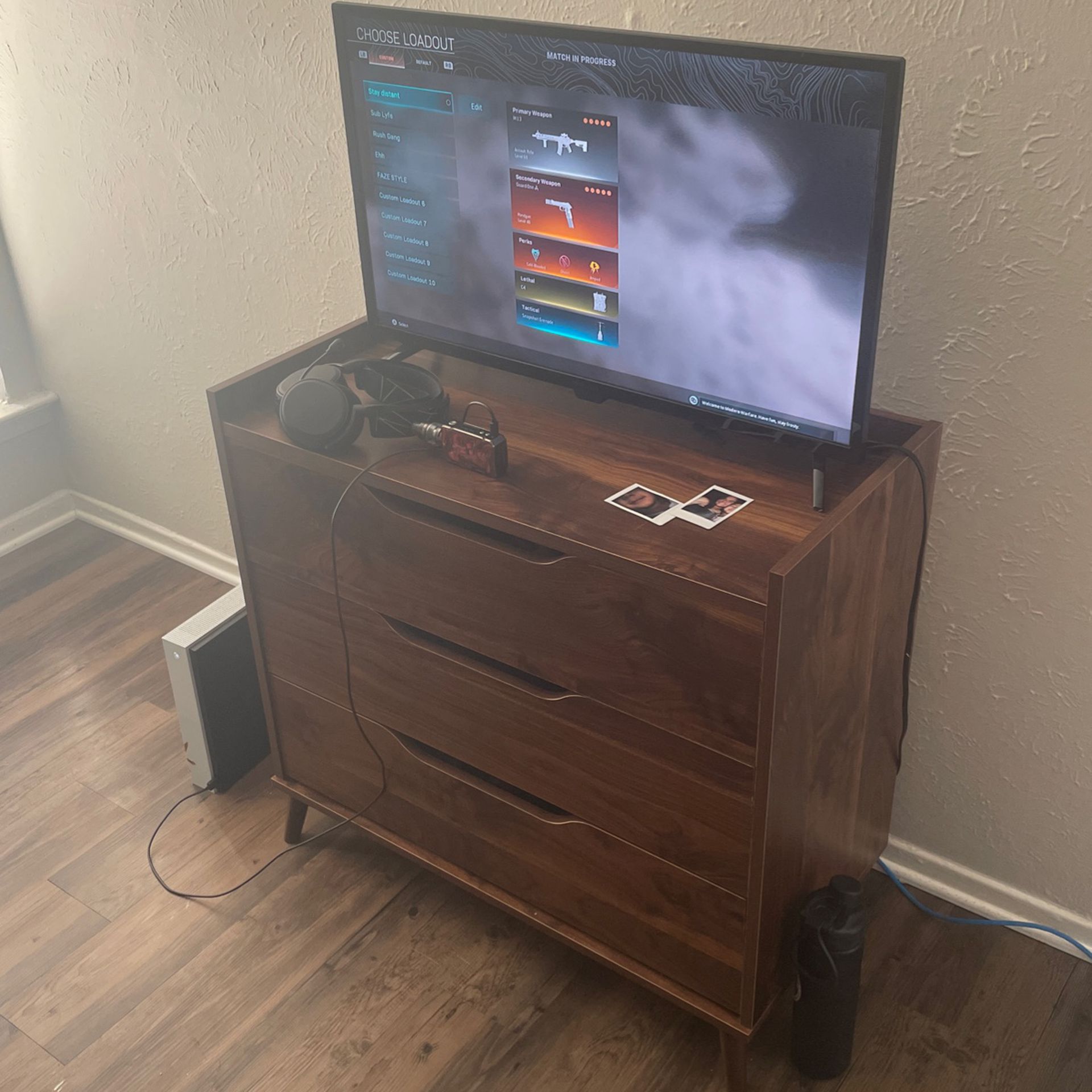 Tv Stand And 32 Inch Tv