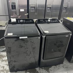 (fast seller) brand new Samsung black laundry, set, scratch and dent on sides