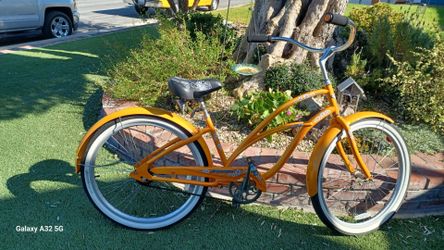 Electra Hawaii Ladies Beach Cruiser Like New 26"
