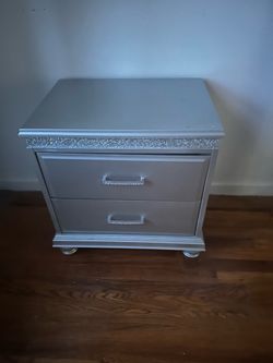 Used Queen Bedroom Set