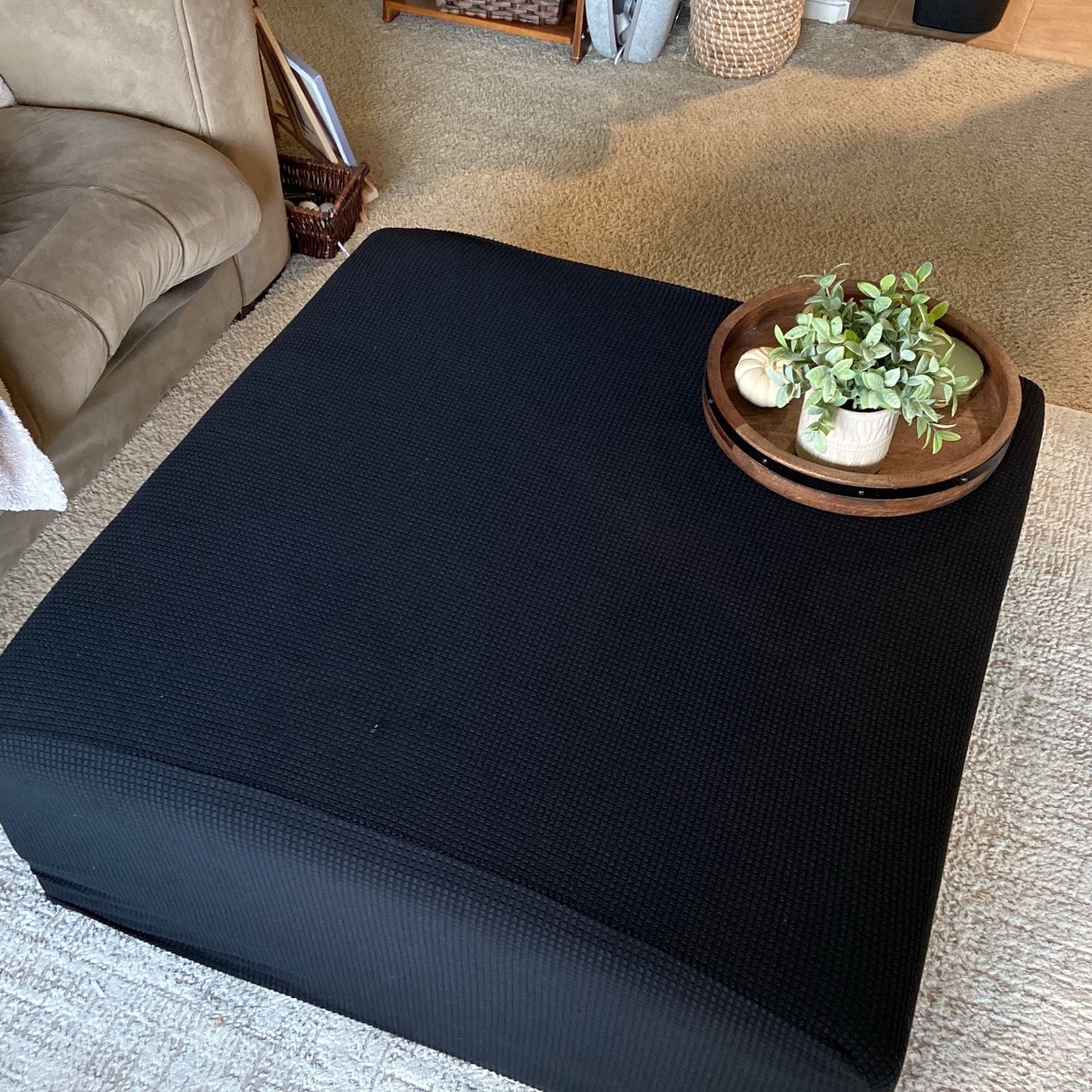**FREE** Ottoman With Cover