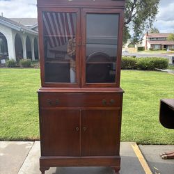 Antique Brandt Mahogany China Cabinet – American Colonial Revival, c. 1930s