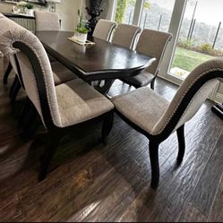 Beautiful all Wood dining Room Set With 8 Chairs