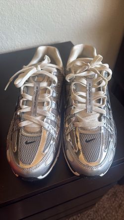 Nike p-6000 metallic size 10.5