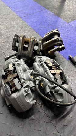 440i 2018 OEM M-Sport Calipers w/ Brand New Brake Pads