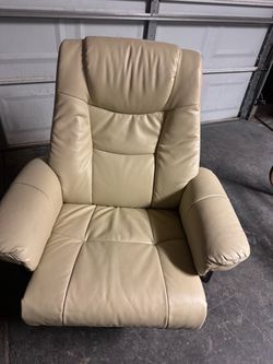 Swivel Recliner