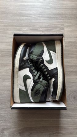 Nike Air Jordan 1 CLAY GREEN size 9