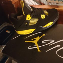 Jordan Retro 4