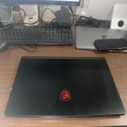 MSI DRAGON GAMING LAPTOP 24GB/512GB NVIDIA RTX 4050 GPU WINDOWS 11 PRO