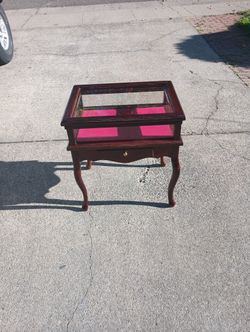 Antique Solid Wood Display Case With Lid That Opens Up
