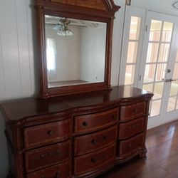 9 Drawers Dresser With Mirror