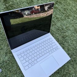 Microsoft Surface Book 1 13.5" i5-6300U@2.4GHz 8GB 256GB SSD Win 10 w