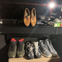 GROUP OF MEN SHOES