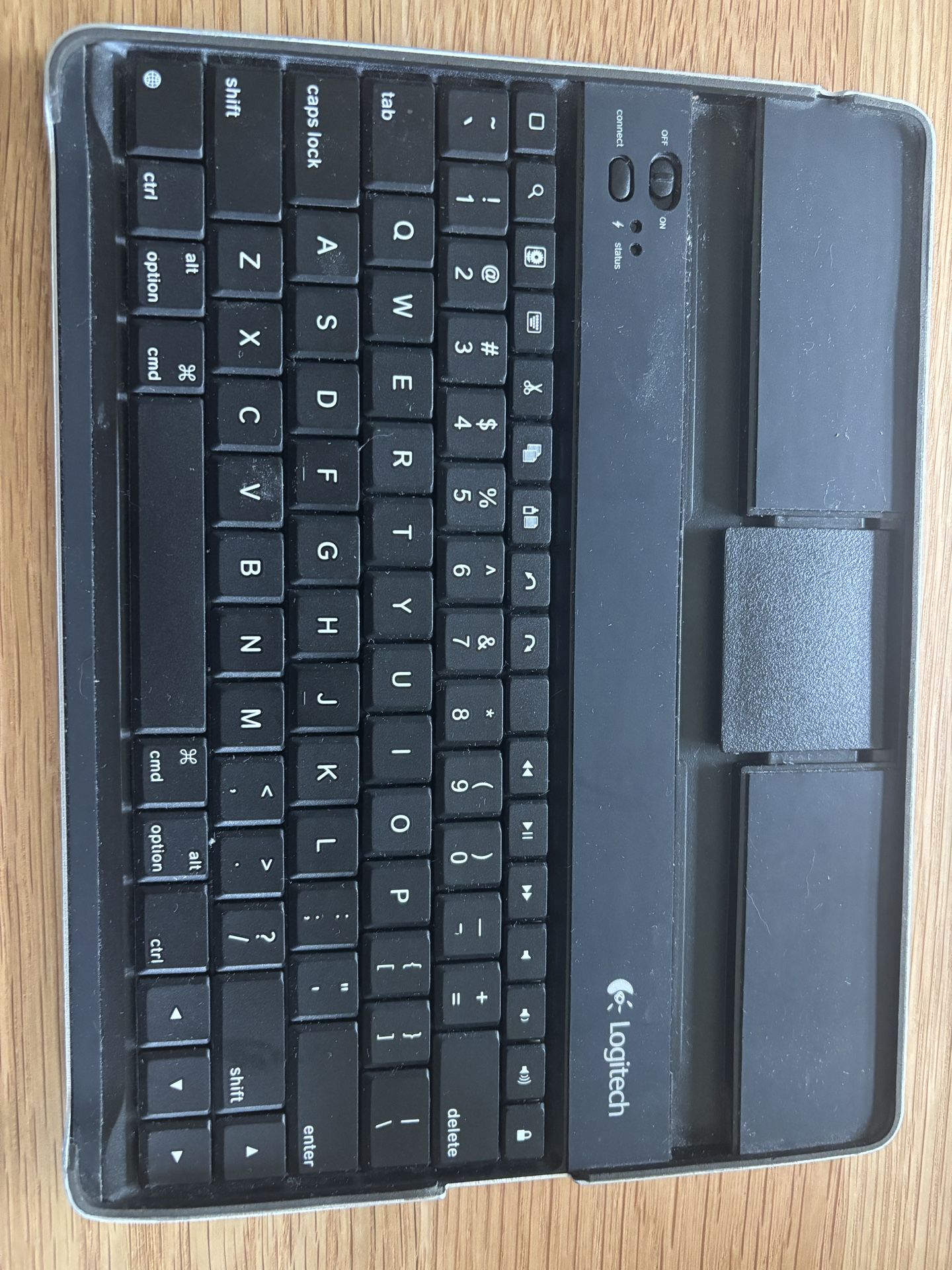 ZAGG Aluminium Logitech Bluetooth keyboard for iPad.