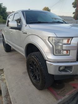 2017 Ford f150 4x4 lariat not for parts