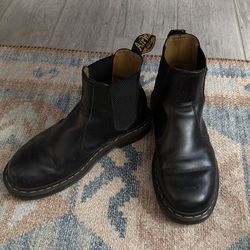 Dr. Martens boots black