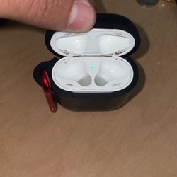 AirPods Case With Right AirPod 