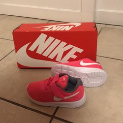 Nike Tanjun (TDV)