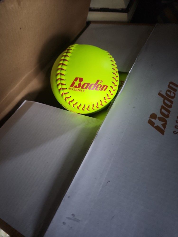 Badwen 12" Softballs New