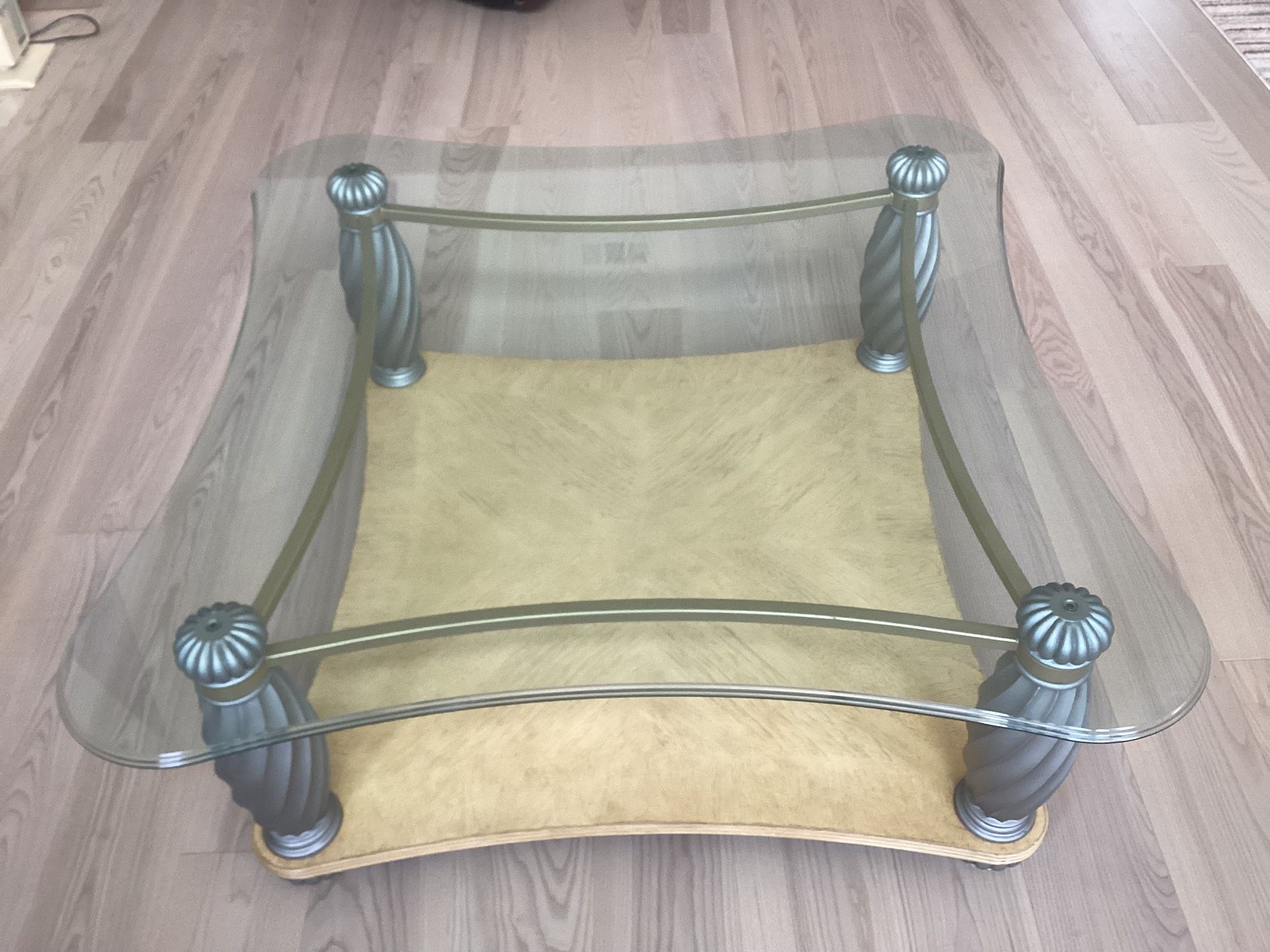 Contemporary Bernhardt Coffee Table And 2 End Tables With 2 Lamps 