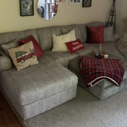 🛋️ U-Shaped Gray Sectional Couch w/ 2 Chaises + Oversized Ottoman – $1900 OBO