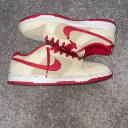 Nike Dunks Strawberry
