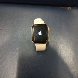 Apple Smartwatch Unlocked Ready To Use.