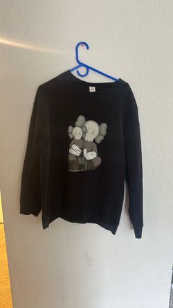UNIQLO & KAWS Graphic Crewneck Sweatshirt Black