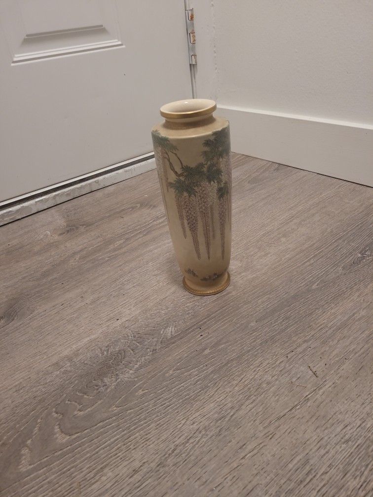 Kinkozan Sobei VII Wisteria Vase