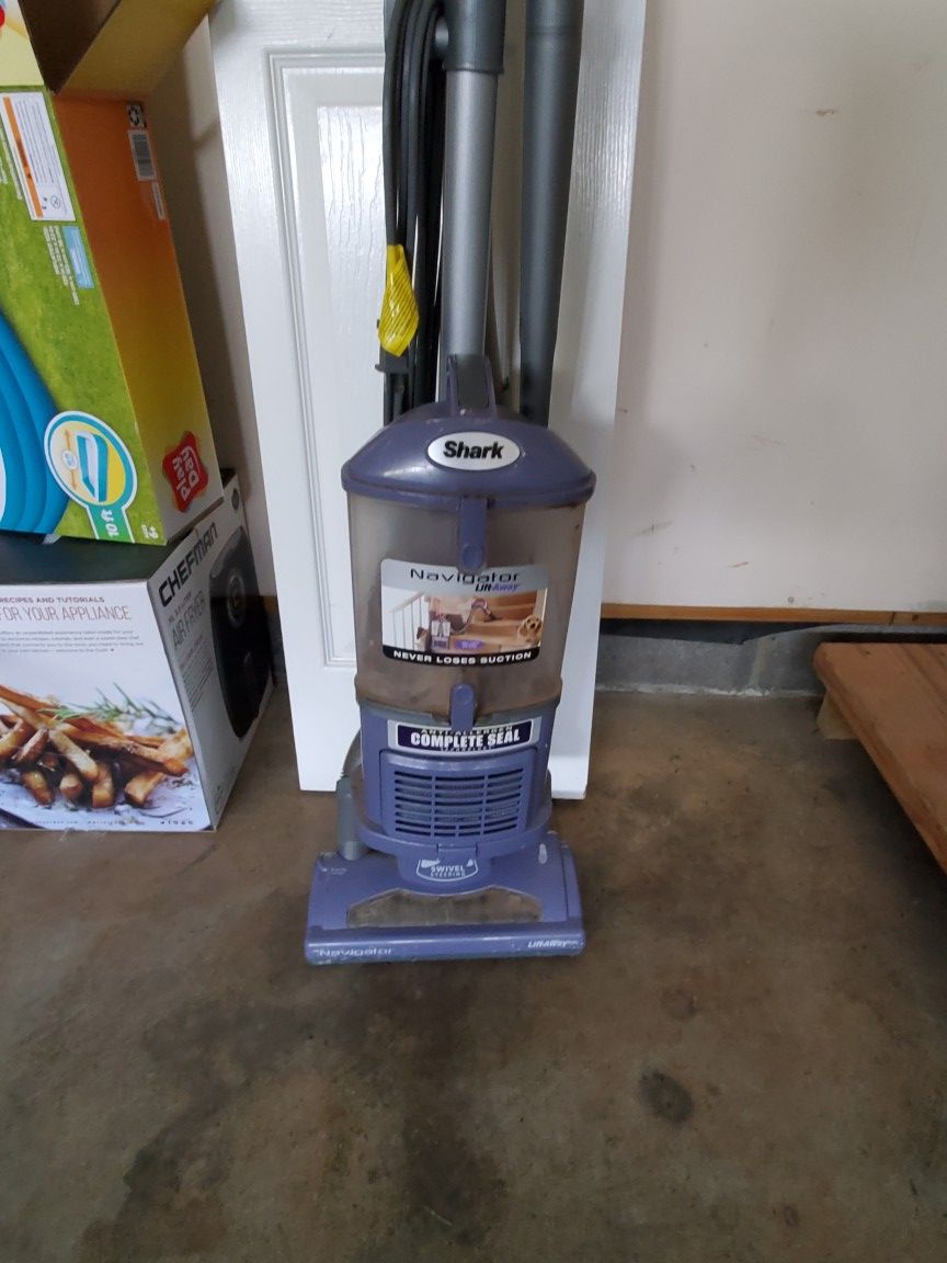 Shark navigator vaccuum