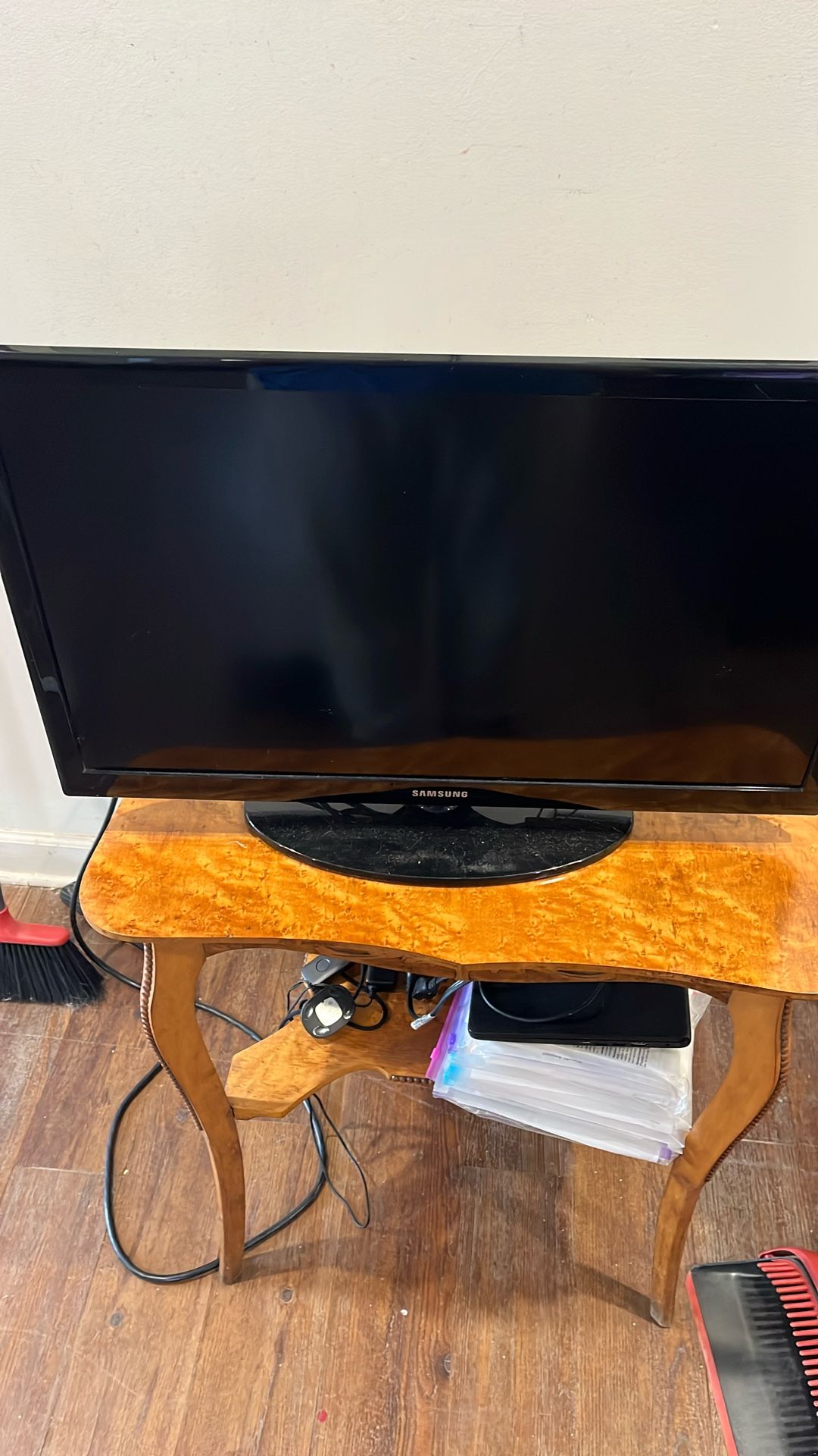 Samsung 24” TV