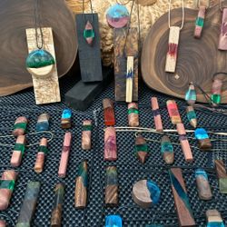  Wood And Resin Jewelry / Necklace, Rings And More