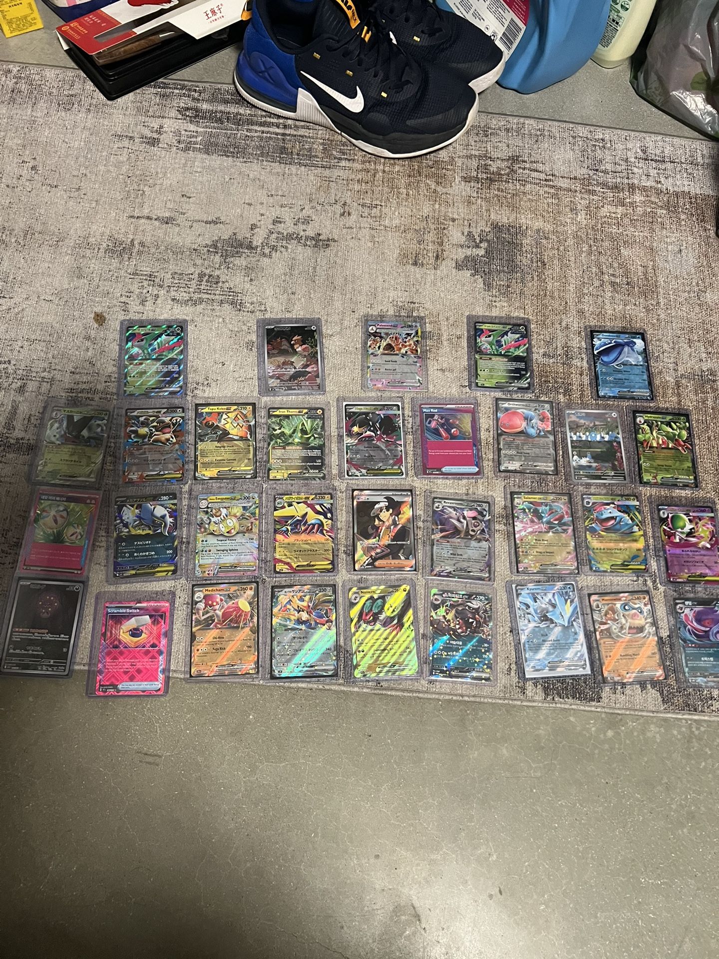 Lot Of 32 Pokemon Cards 