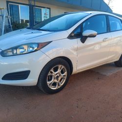 2015 Ford  Hatchback  Fiesta 