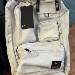 Nike Utility Backpack 32 L for Sale in Los Angeles, CA - OfferUp Nike Utility Backpack 32 L for Sale in Los Angeles, CA - OfferUp