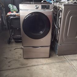 Samsung washer and Dryer W/ Pedestal