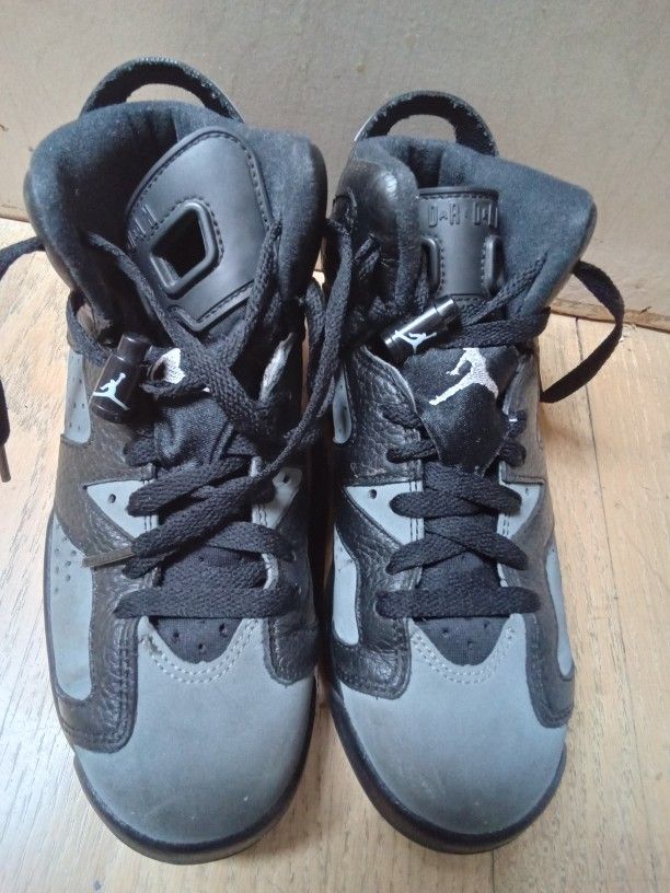 FREE NIKE AIR JORDAN 6 RETRO GREY SHOES 7.5Y USED