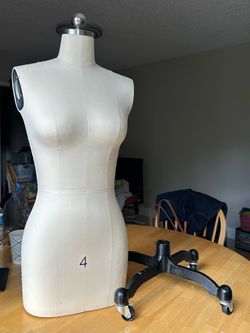 Dress Form (Mannequin)-- Size 4