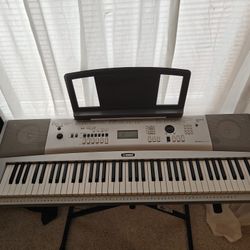 Yamaha Keyboard DGX-230 Portable Grand