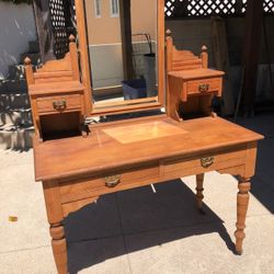 Antique Vanity Table with Mirror 