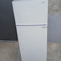 Sanyo fridge