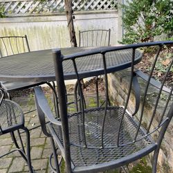 High Top With Four Bar Chairs 