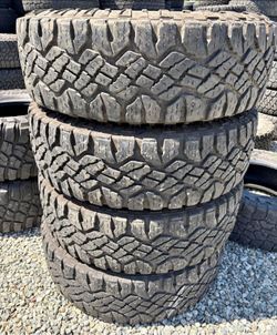 285/75/18 Goodyear 📍📍 Vendo un set de llantas con 80% de vida las 4 📍🌟